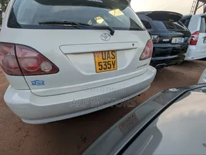 Toyota Harrier 2000 White