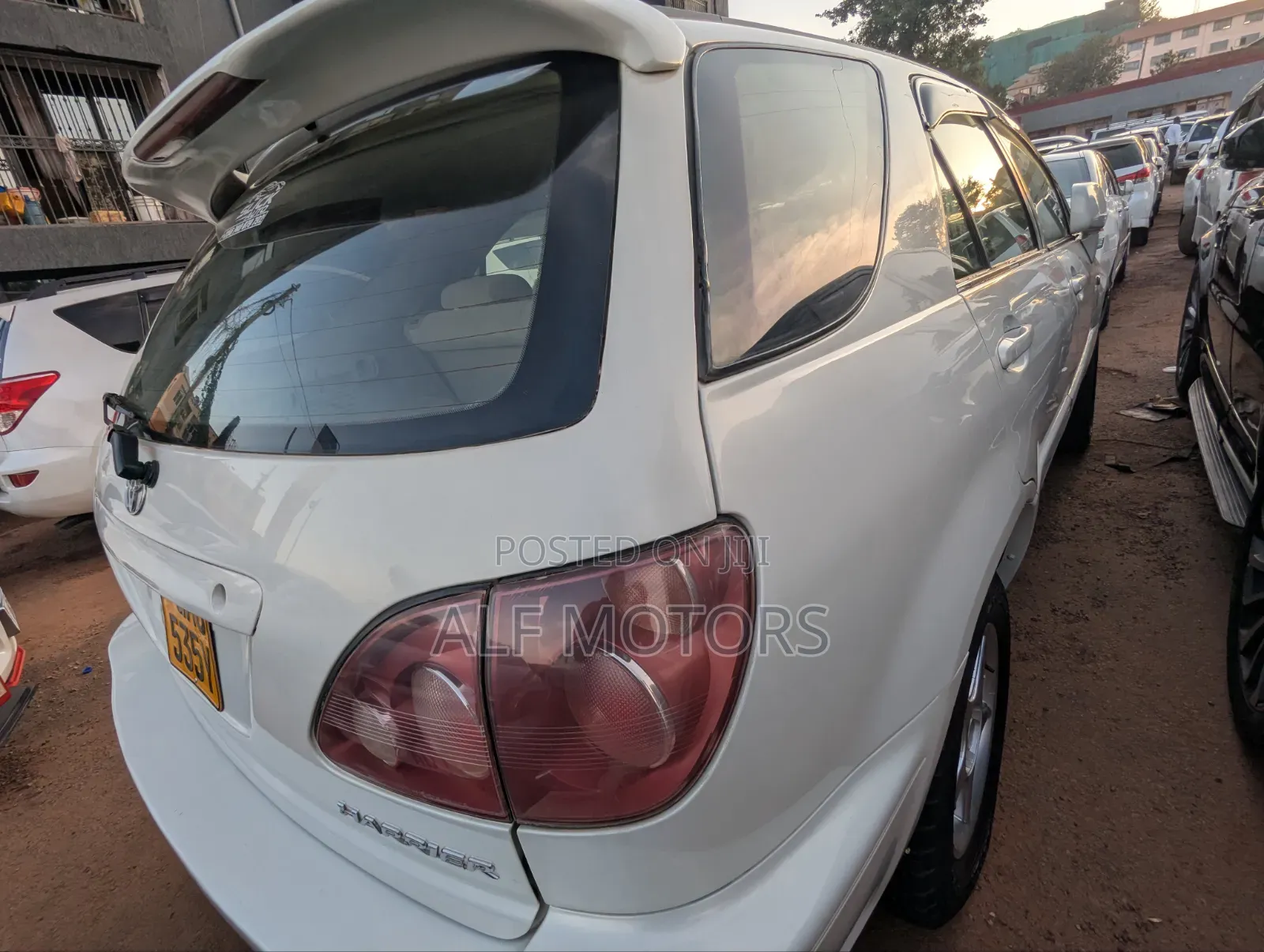 Toyota Harrier 2000 White