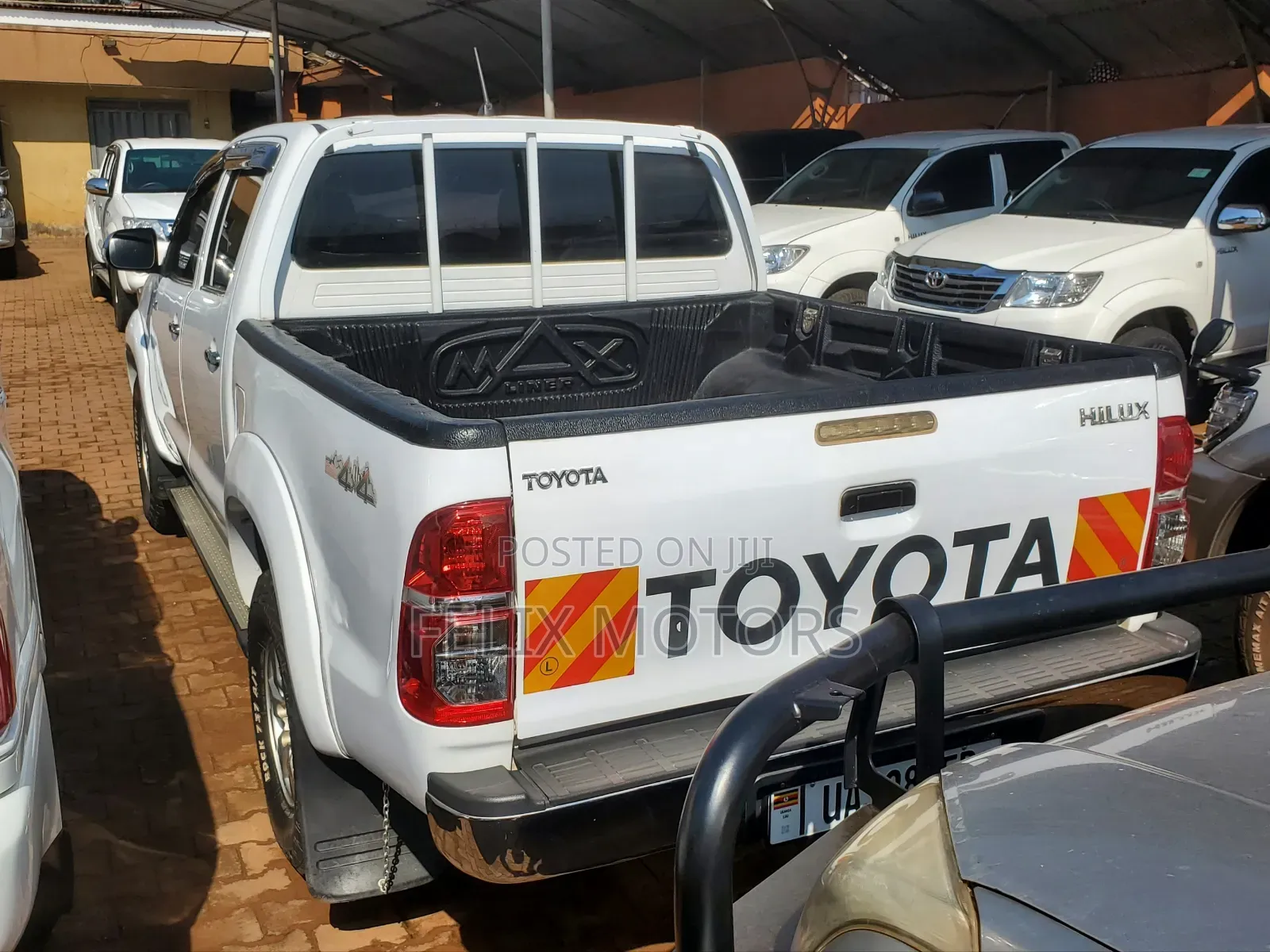 Toyota Hilux 2014 White