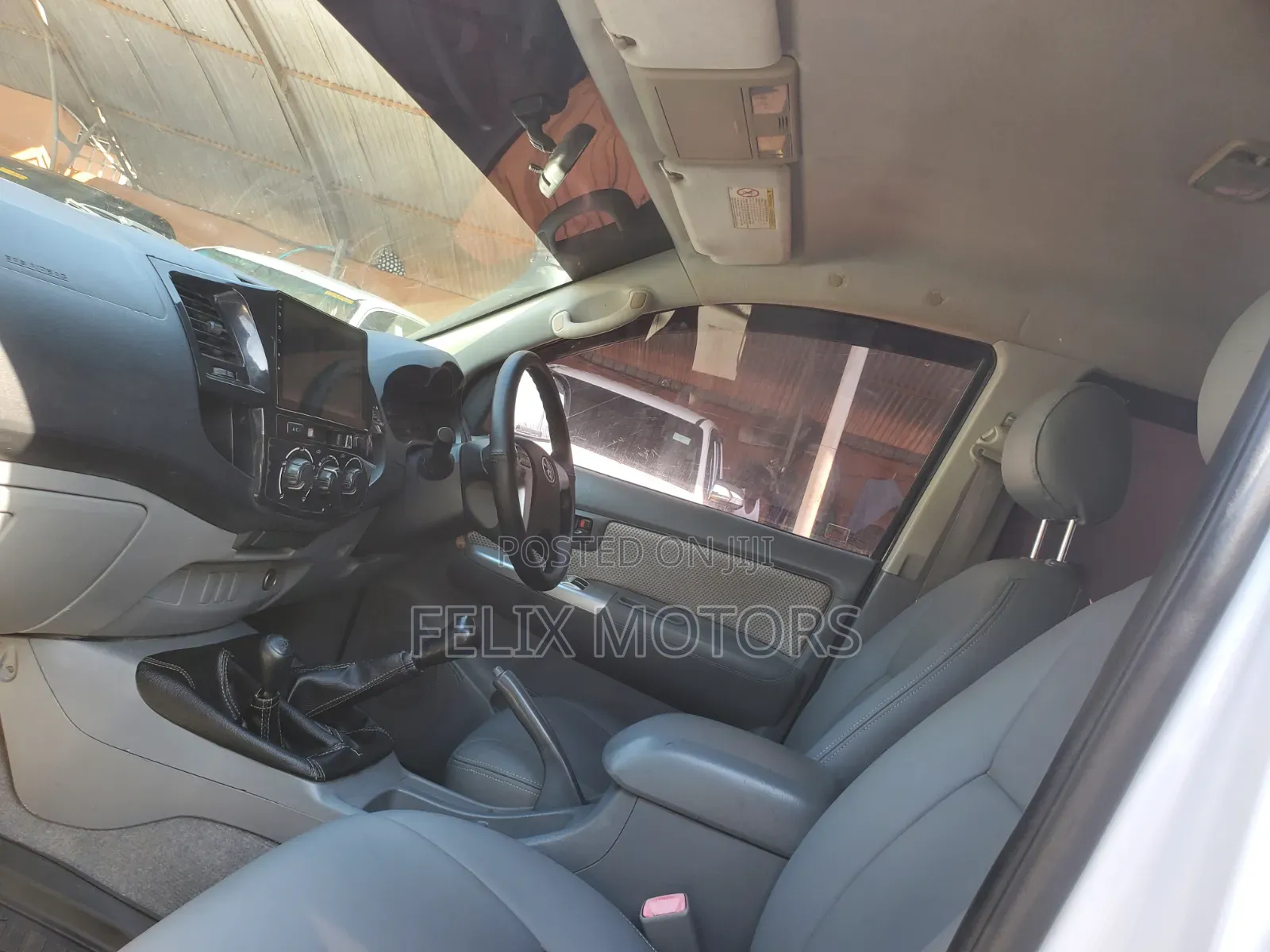 Toyota Hilux 2014 White