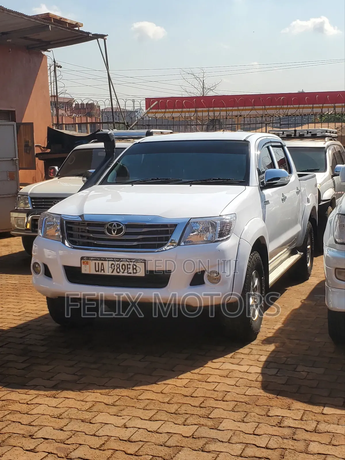 Toyota Hilux 2014 White