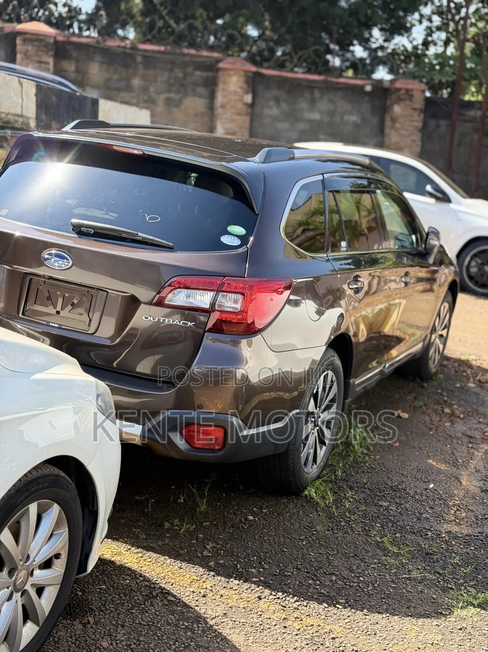 Subaru Outback 2.5i Premium AWD 2017 Gold