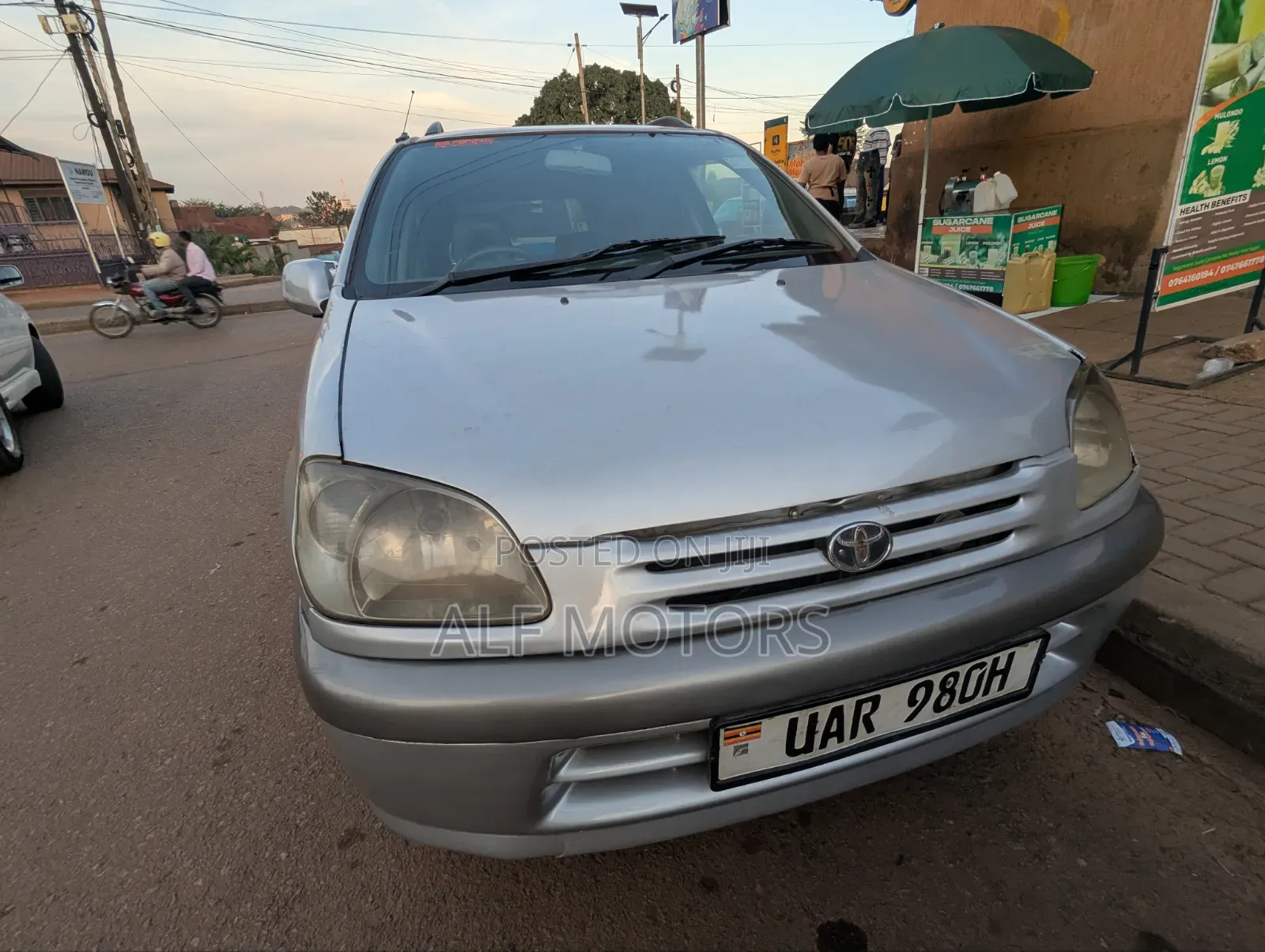 Toyota Raum 1998 Silver