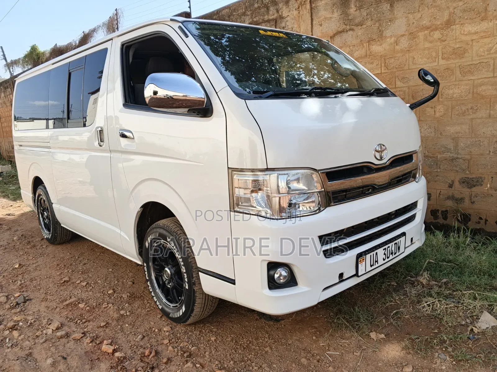 Toyota HiAce 2012 White
