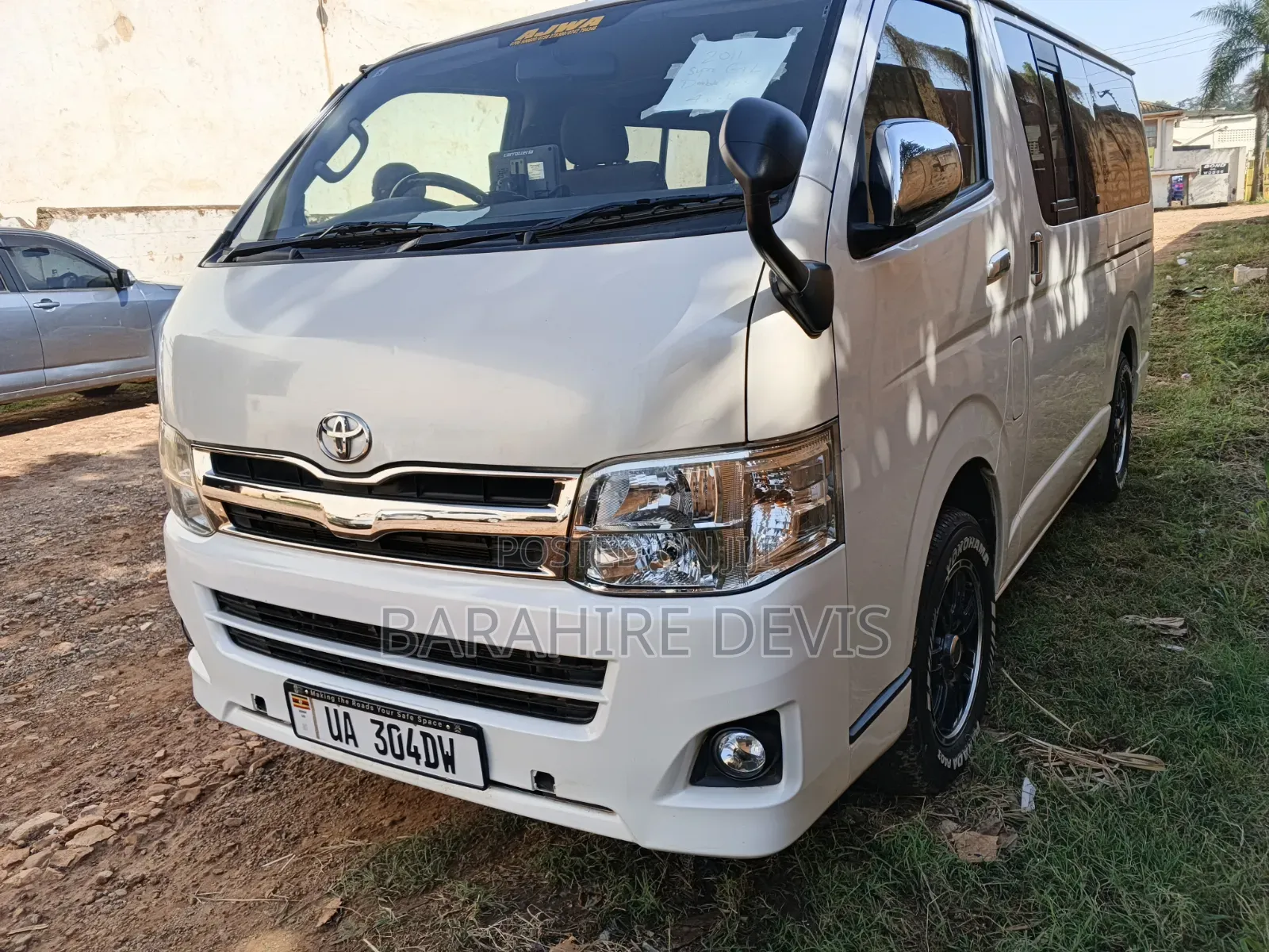 Toyota HiAce 2012 White