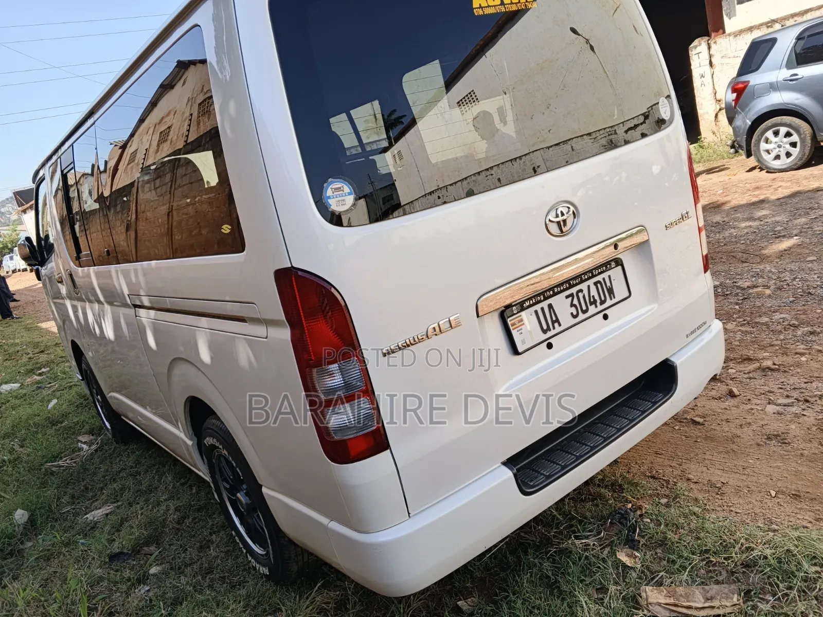 Toyota HiAce 2012 White