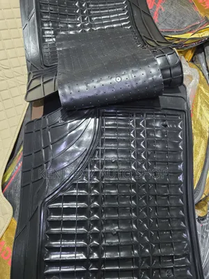 Hilux Vigo and Revo Floor Mats and Carpets