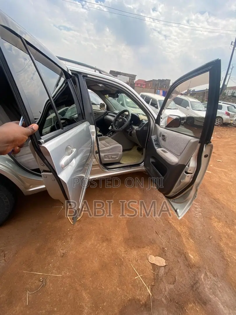 Toyota Kluger 2004 Silver