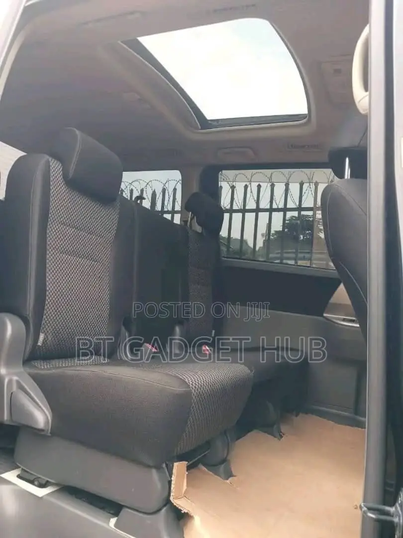 Toyota Noah 2012 Black