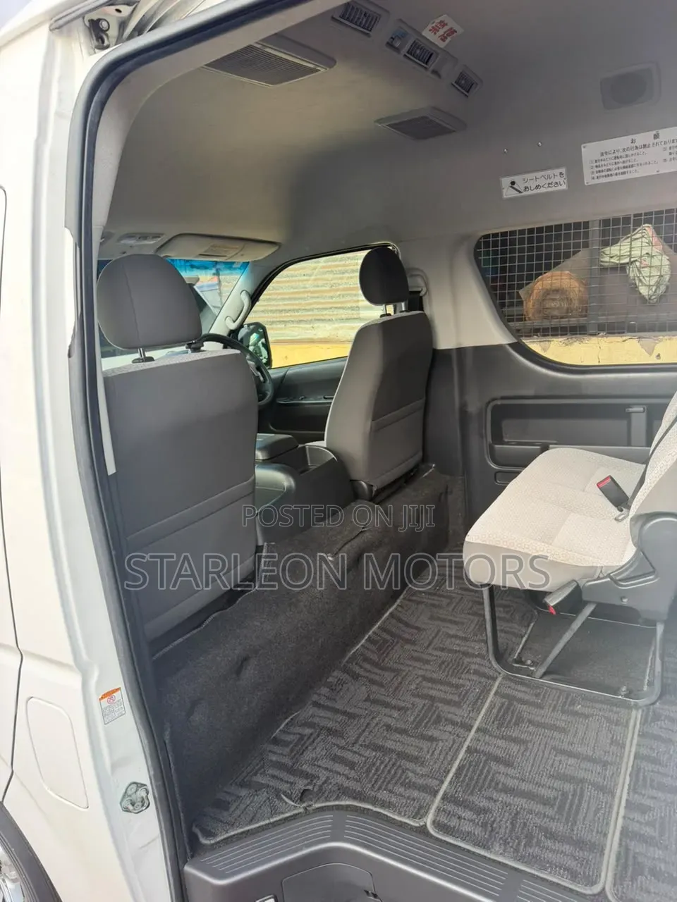Toyota HiAce 2015 White