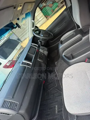 Toyota HiAce 2015 White