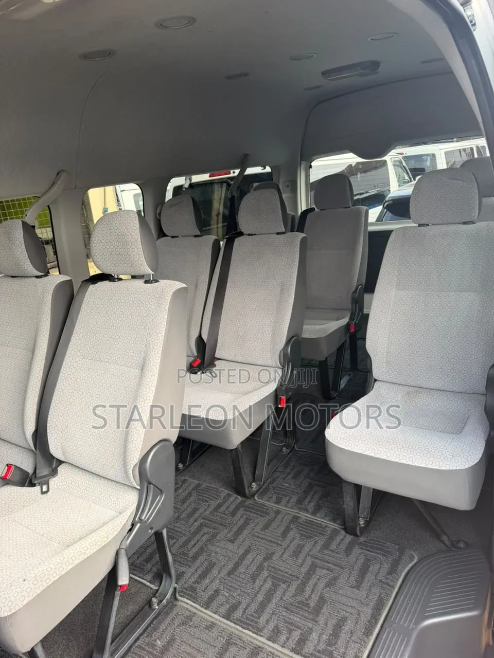 Toyota HiAce 2015 White