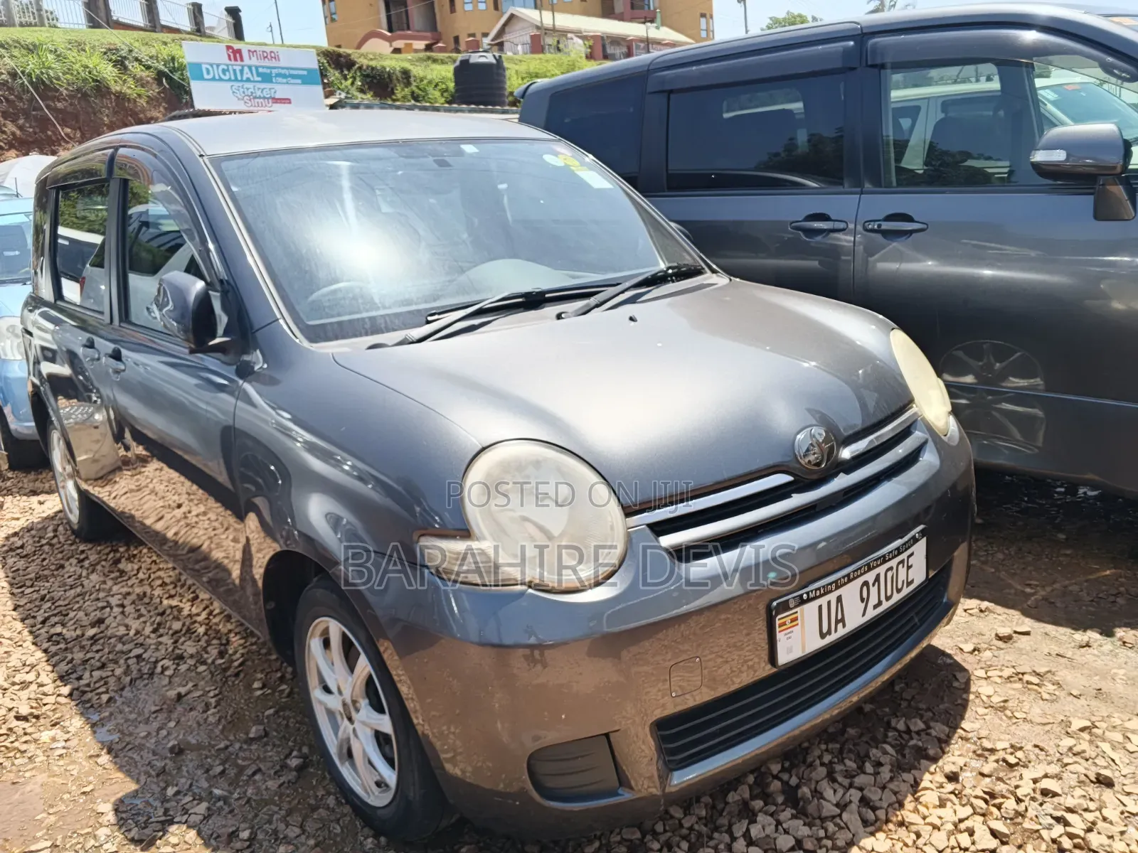 Toyota Sienta 2010 Gray
