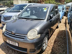 Toyota Sienta 2010 Gray