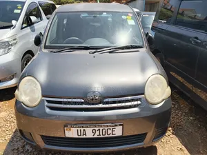 Toyota Sienta 2010 Gray