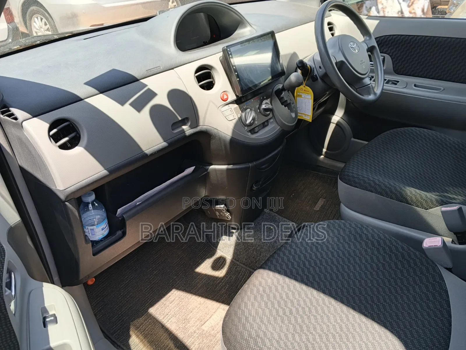 Toyota Sienta 2010 Gray