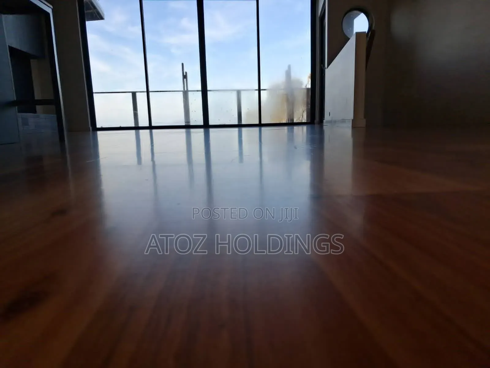 Wooden Flooring Services From Construction to Finishing to Polishing