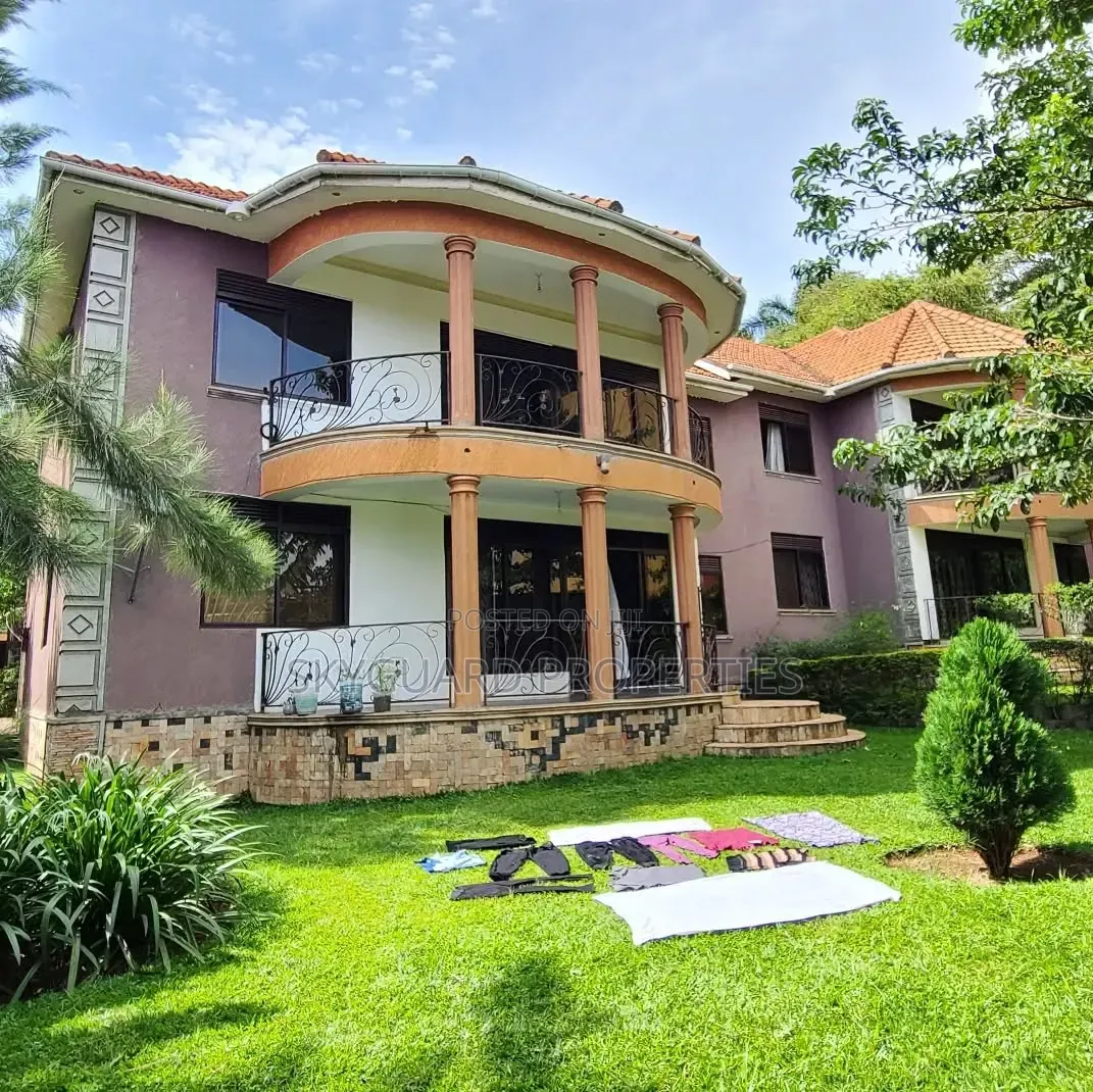 3bdrm Apartment in Muyenga, Central Division for rent