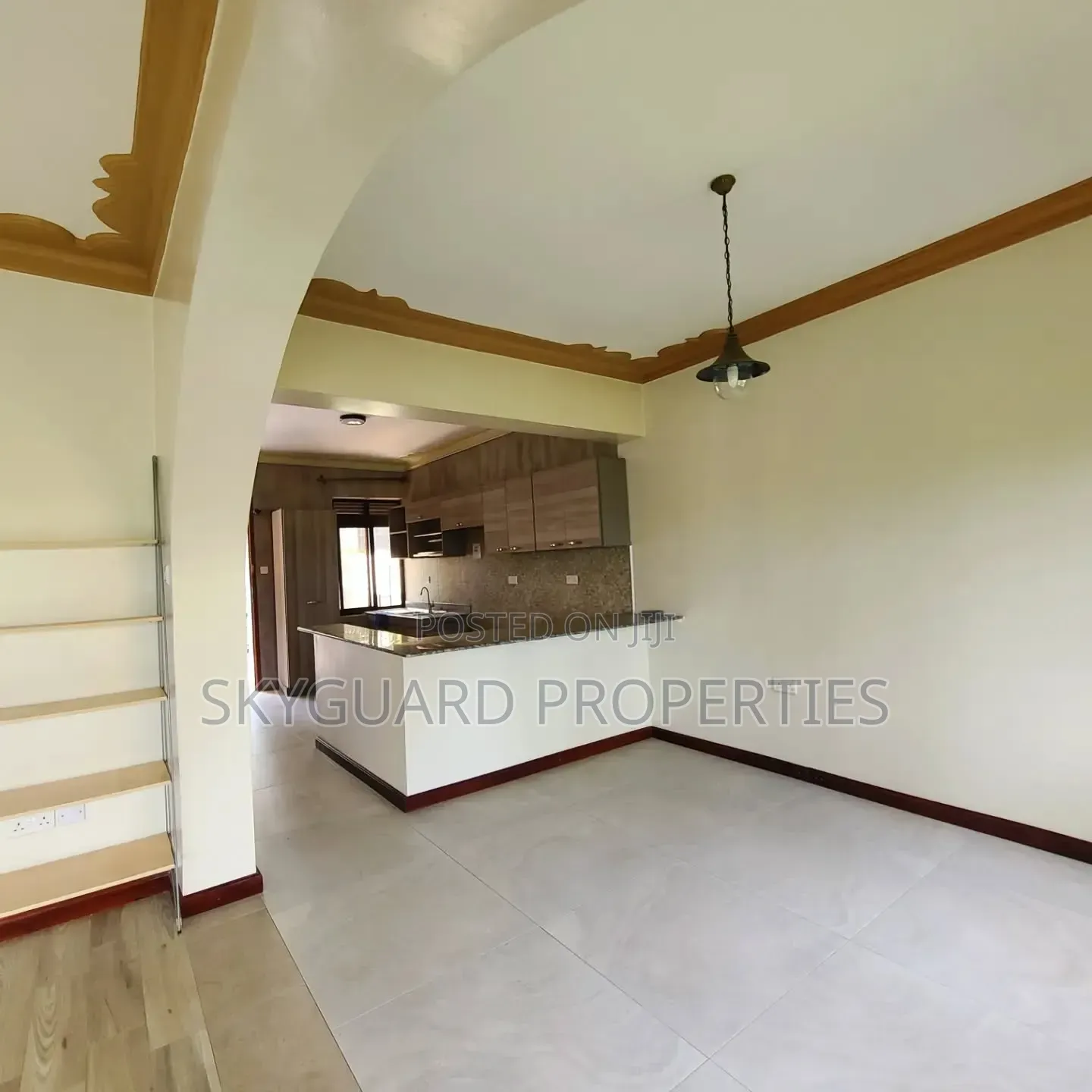 3bdrm Apartment in Muyenga, Central Division for rent
