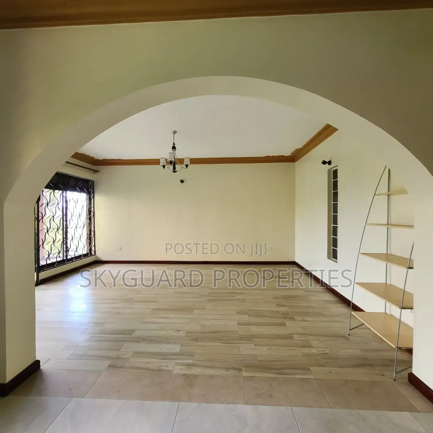 3bdrm Apartment in Muyenga, Central Division for rent