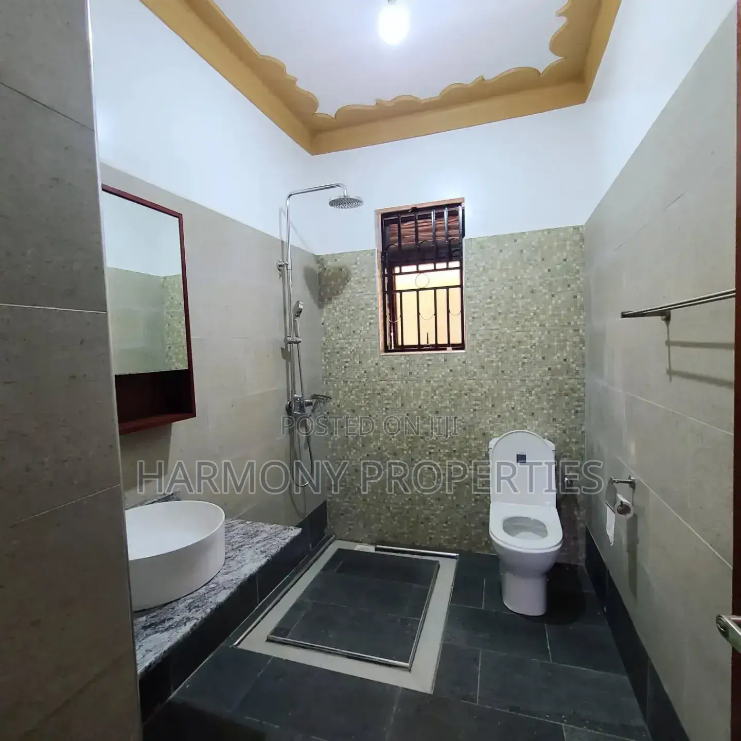 3bdrm Apartment in Muyenga, Central Division for rent