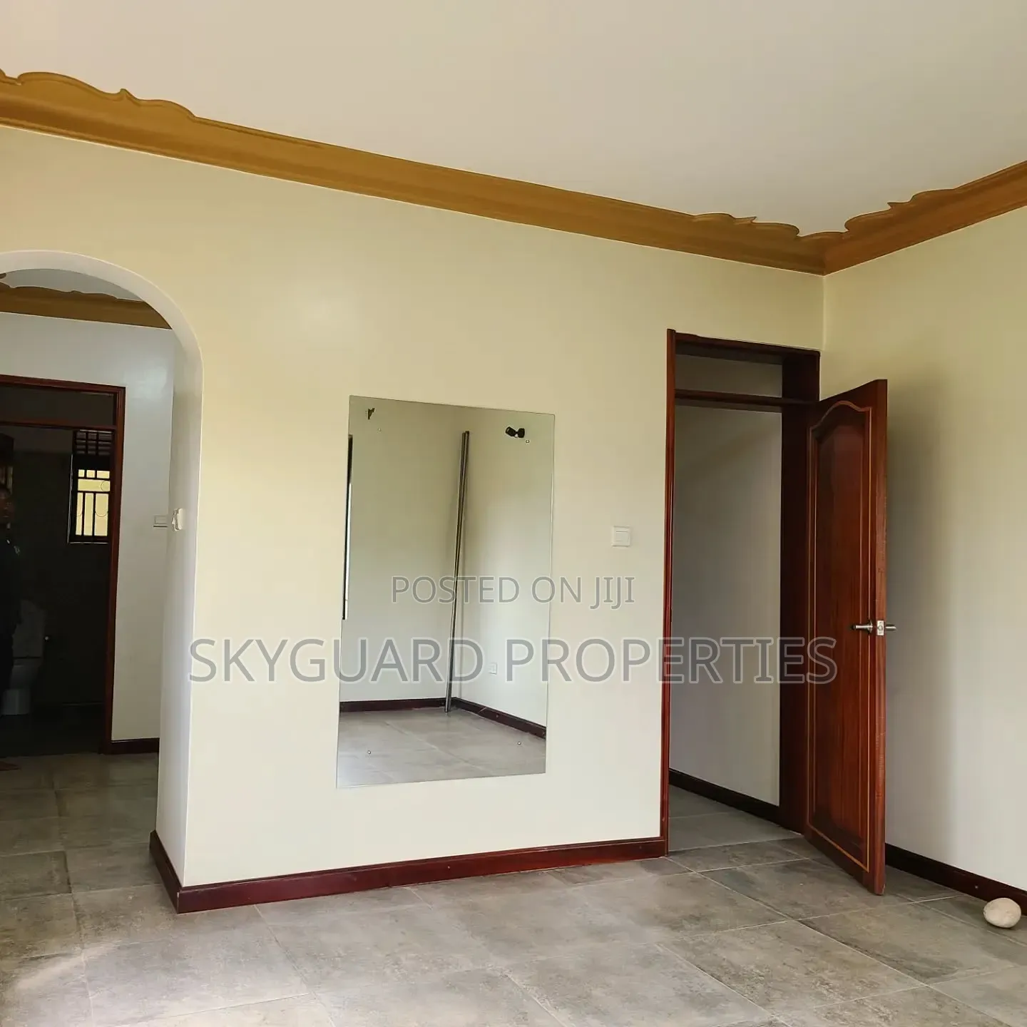 3bdrm Apartment in Muyenga, Central Division for rent