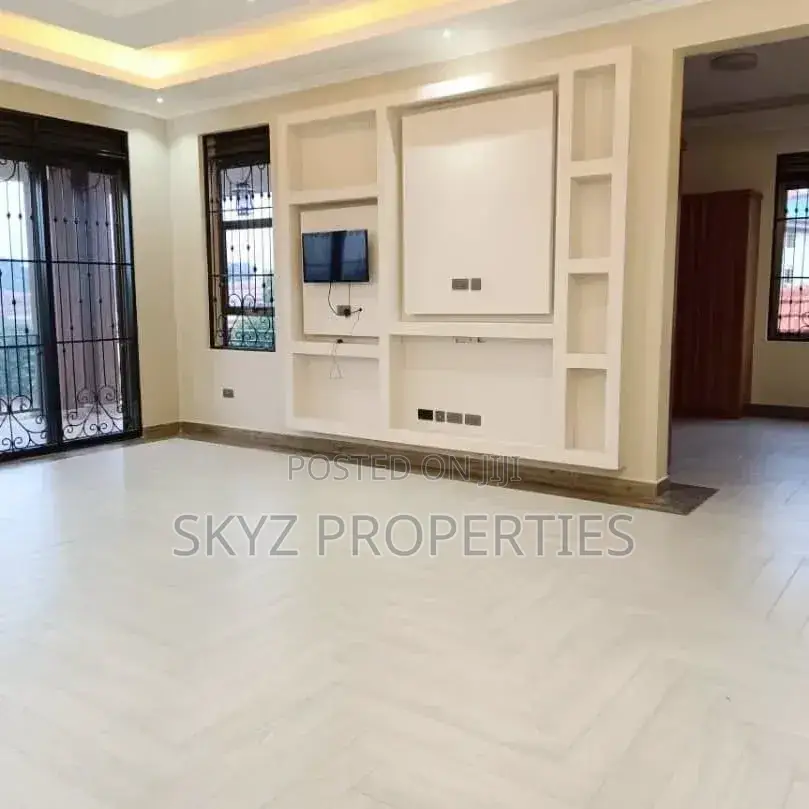6bdrm Mansion in Buziga, Central Division for rent