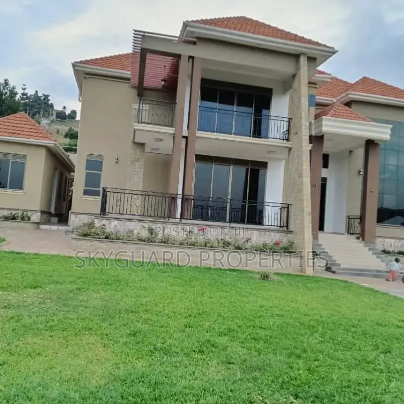 6bdrm Mansion in Buziga, Central Division for rent