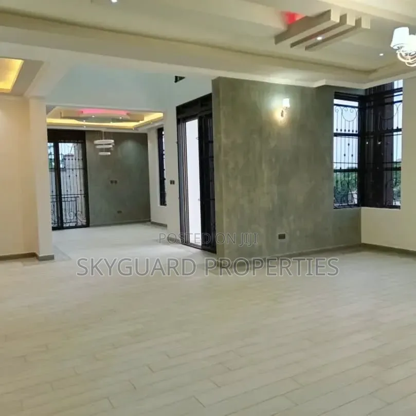6bdrm Mansion in Buziga, Central Division for rent