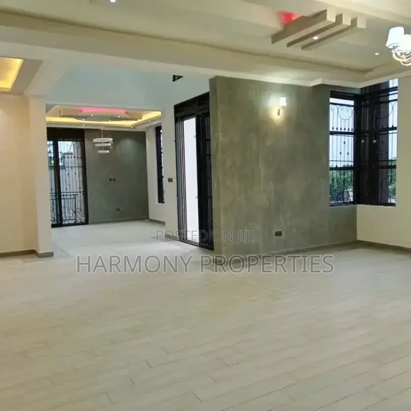 6bdrm Mansion in Buziga, Central Division for rent