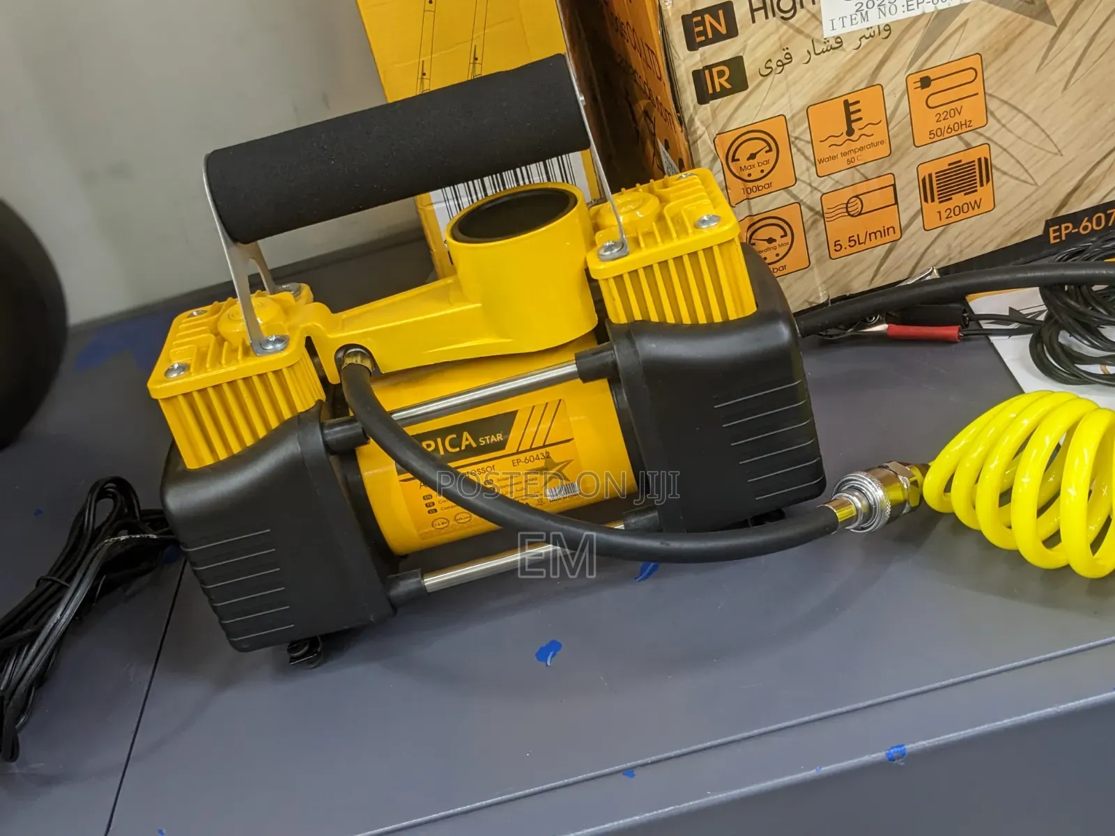 Portable Heavy-Duty Car Air Compressor (Model: EP-60432).
