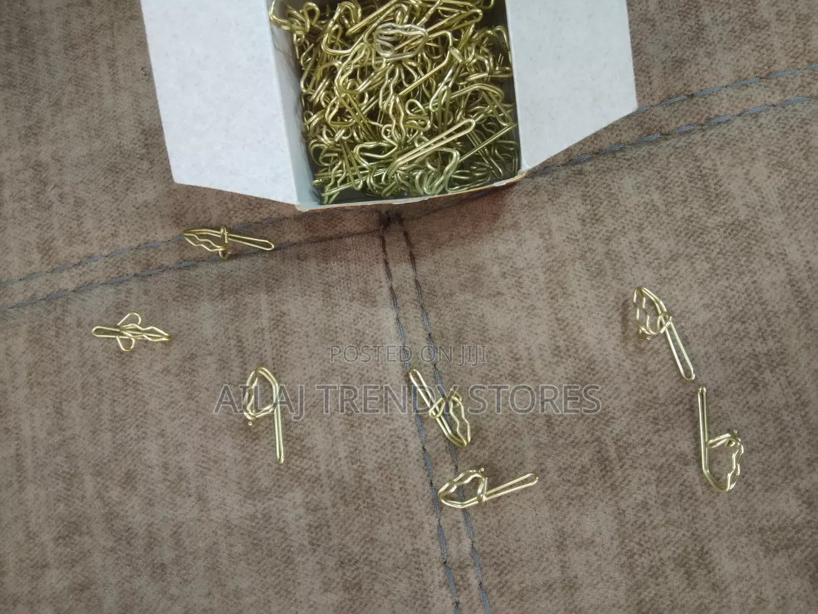 Gold Small Curtain Hooks Per Box