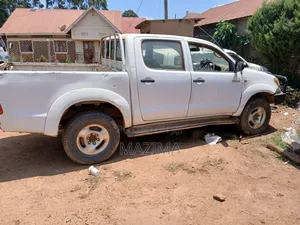 Toyota Hilux 2008 White