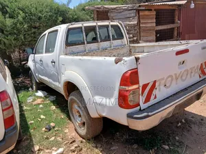 Toyota Hilux 2008 White