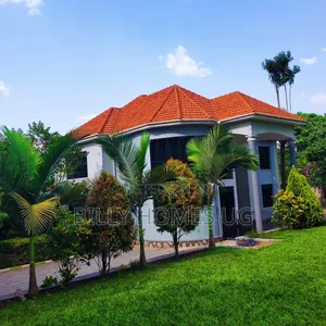 5bdrm Mansion in Busukuma for sale