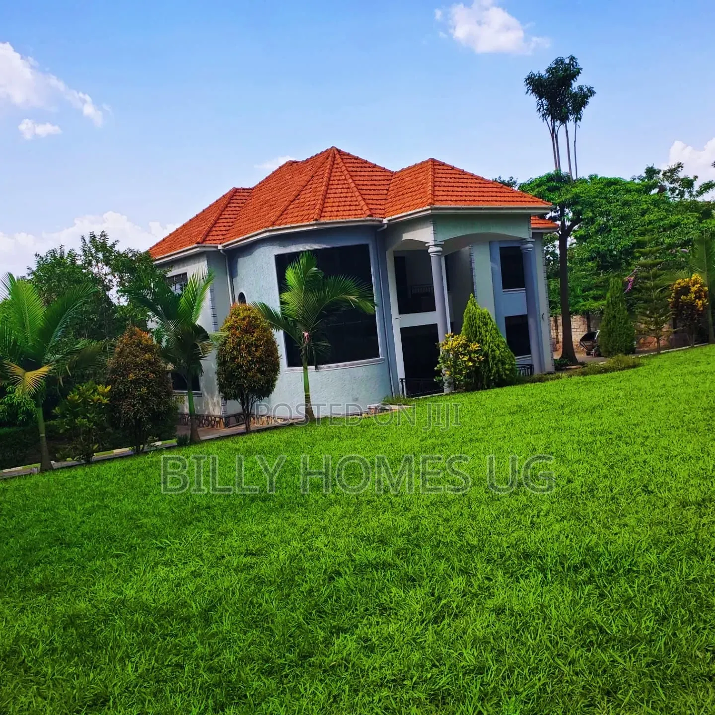 5bdrm Mansion in Busukuma for sale