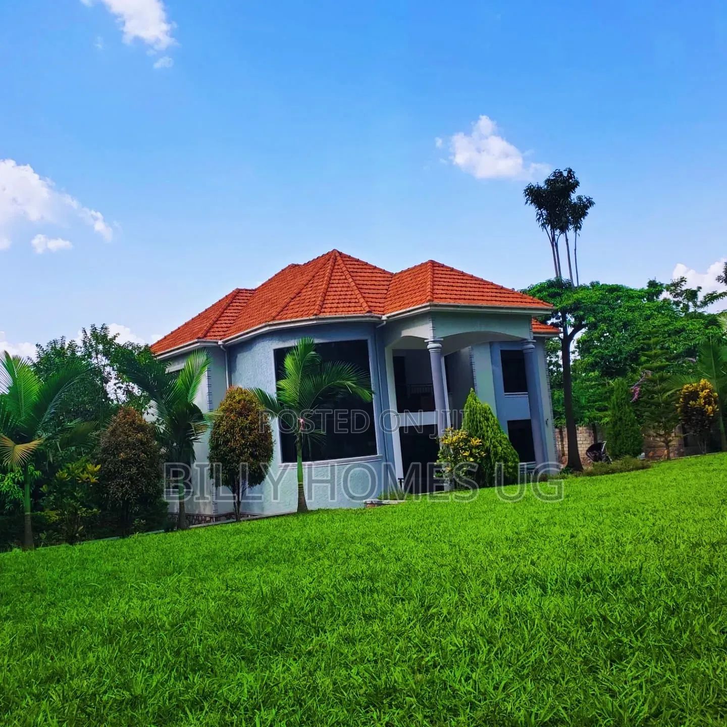 5bdrm Mansion in Busukuma for sale