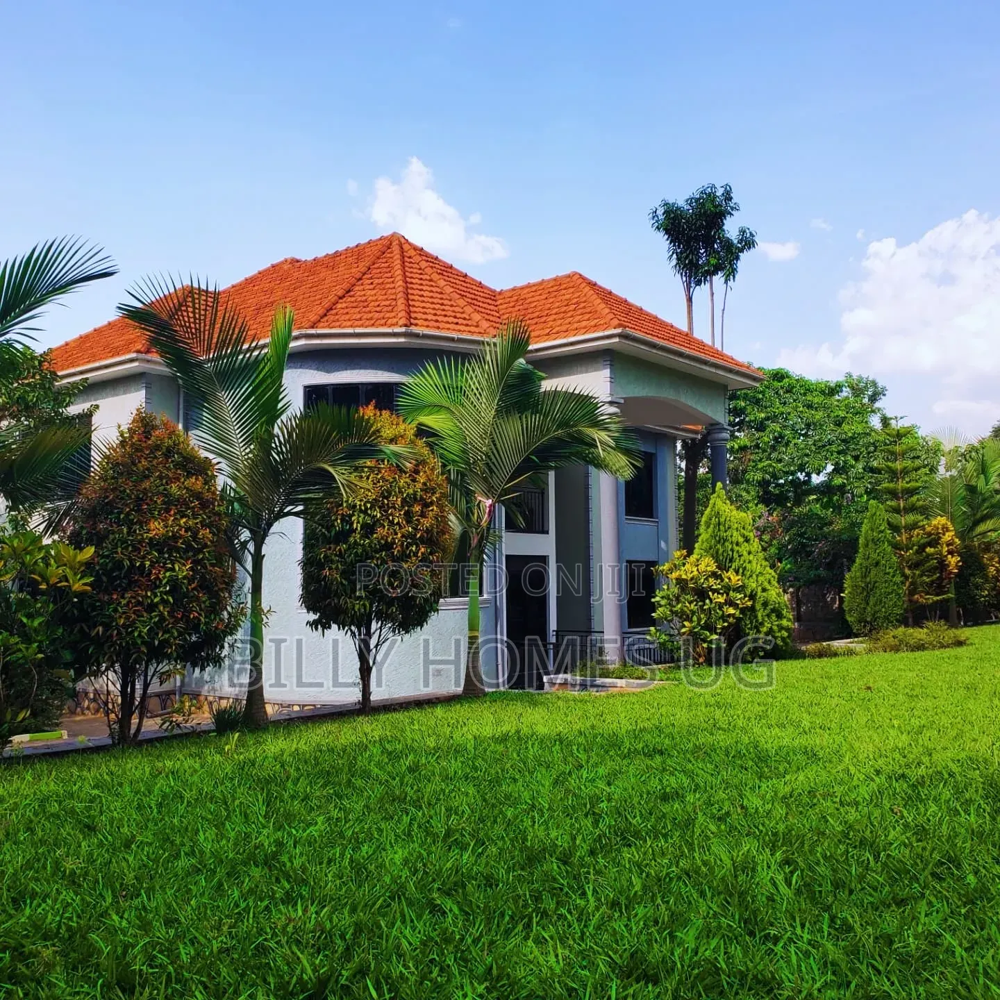 5bdrm Mansion in Busukuma for sale