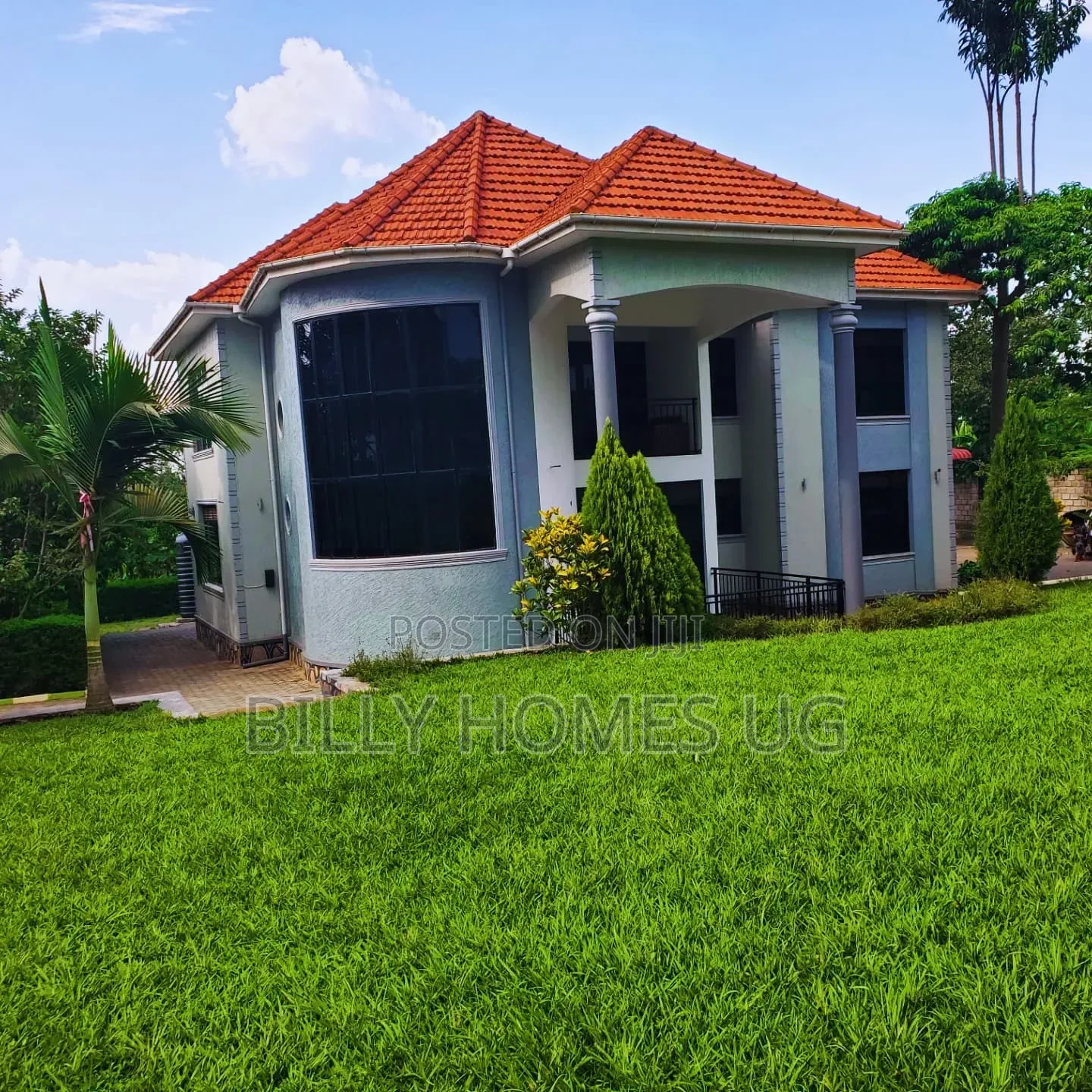 5bdrm Mansion in Busukuma for sale