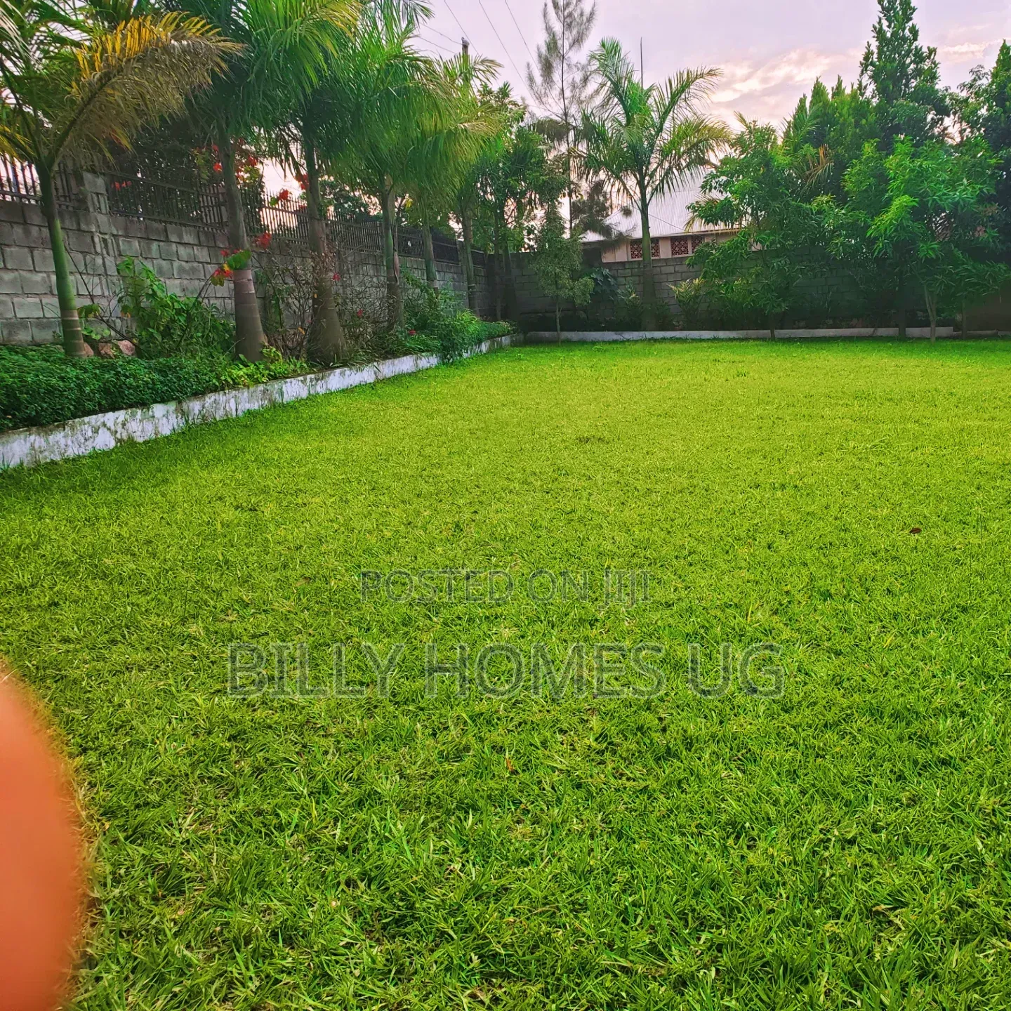 5bdrm Mansion in Busukuma for sale