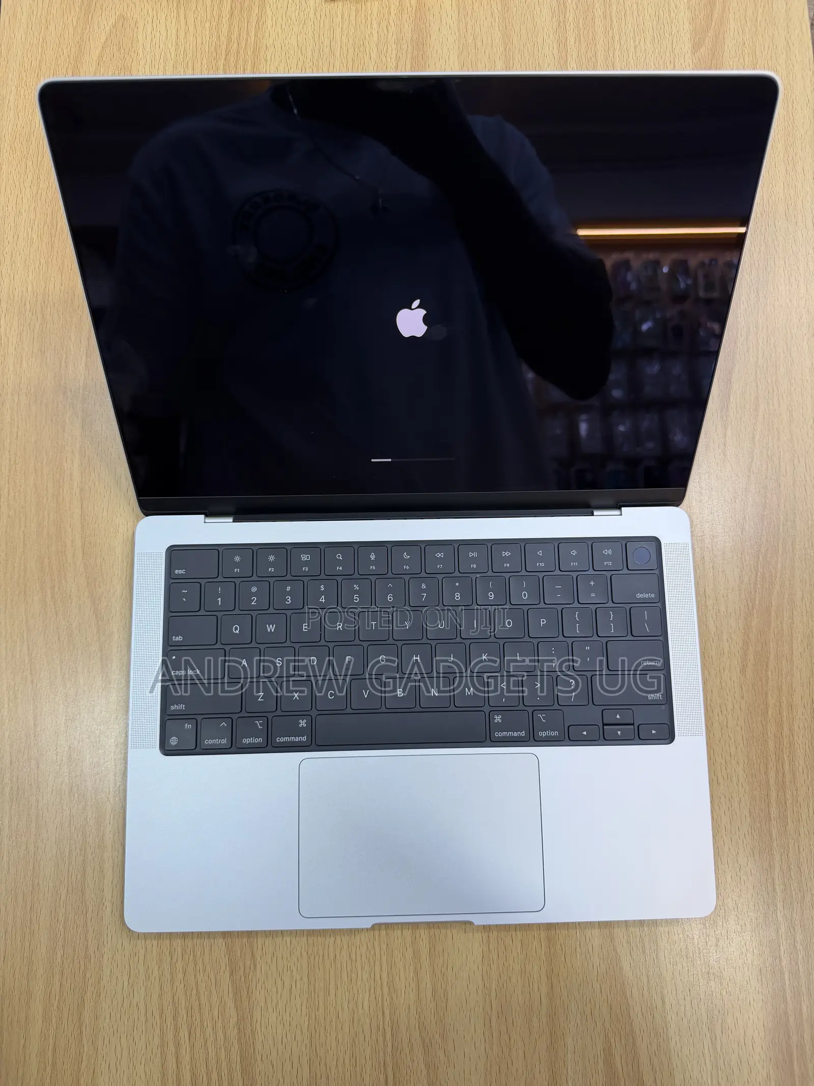 Laptop Apple MacBook Pro 2021 M1 16GB Apple M1 Pro SSD 512GB