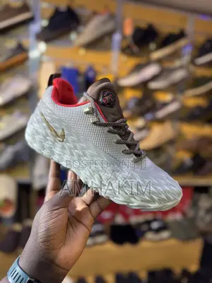 Nike S.T. Charge Ep Basket Ball Sneakers in Stock