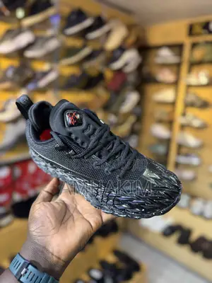 Nike S.T. Charge Ep Basket Ball Sneakers in Stock
