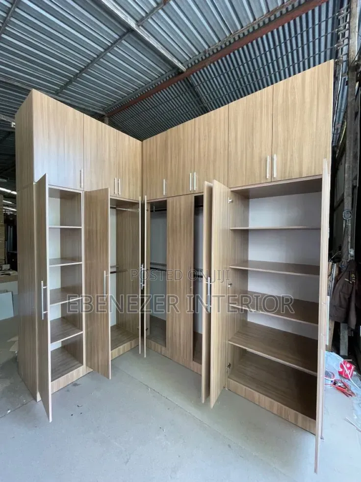 Wardrobes/ Closets