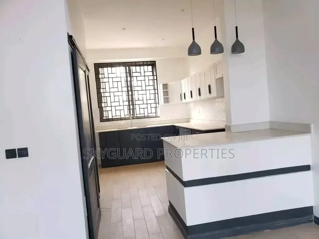 4bdrm Apartment in Bunga, Central Division for rent