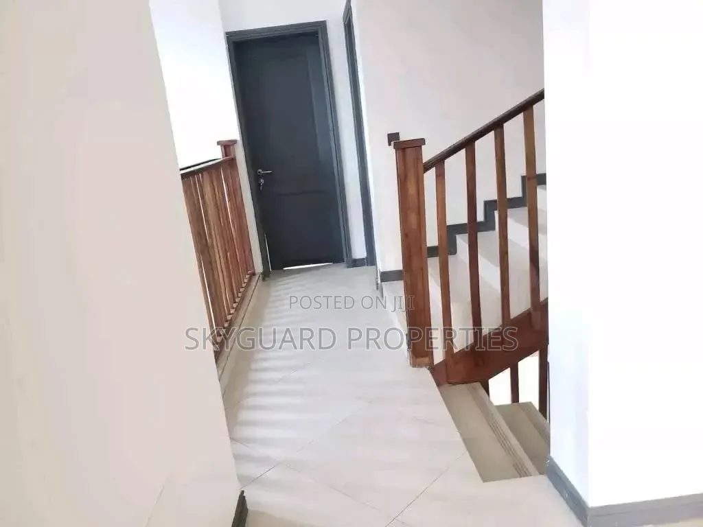 4bdrm Apartment in Bunga, Central Division for rent