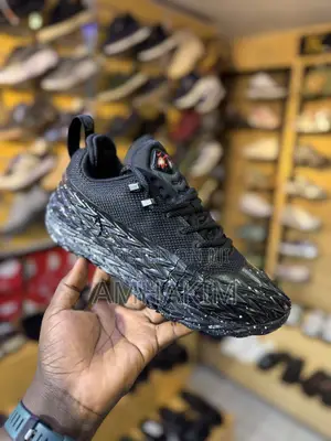 Nike S.T. Charge Ep Basket Ball Sneakers in Stock