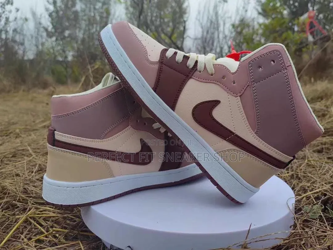 Jordan 1 Sneakers
