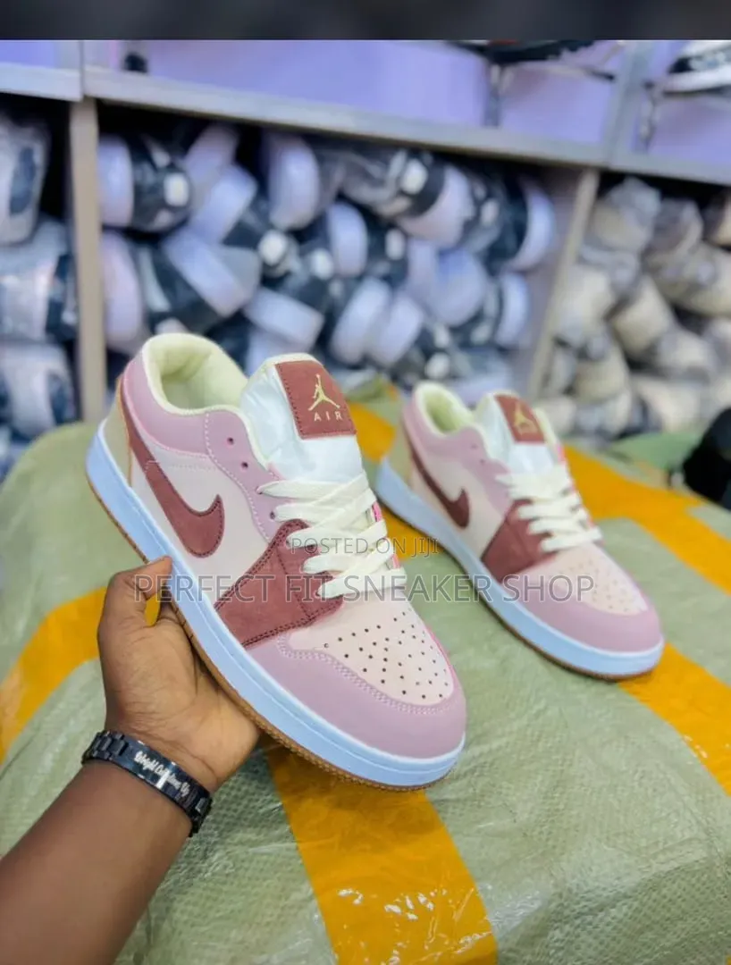 Jordan 1 Sneakers