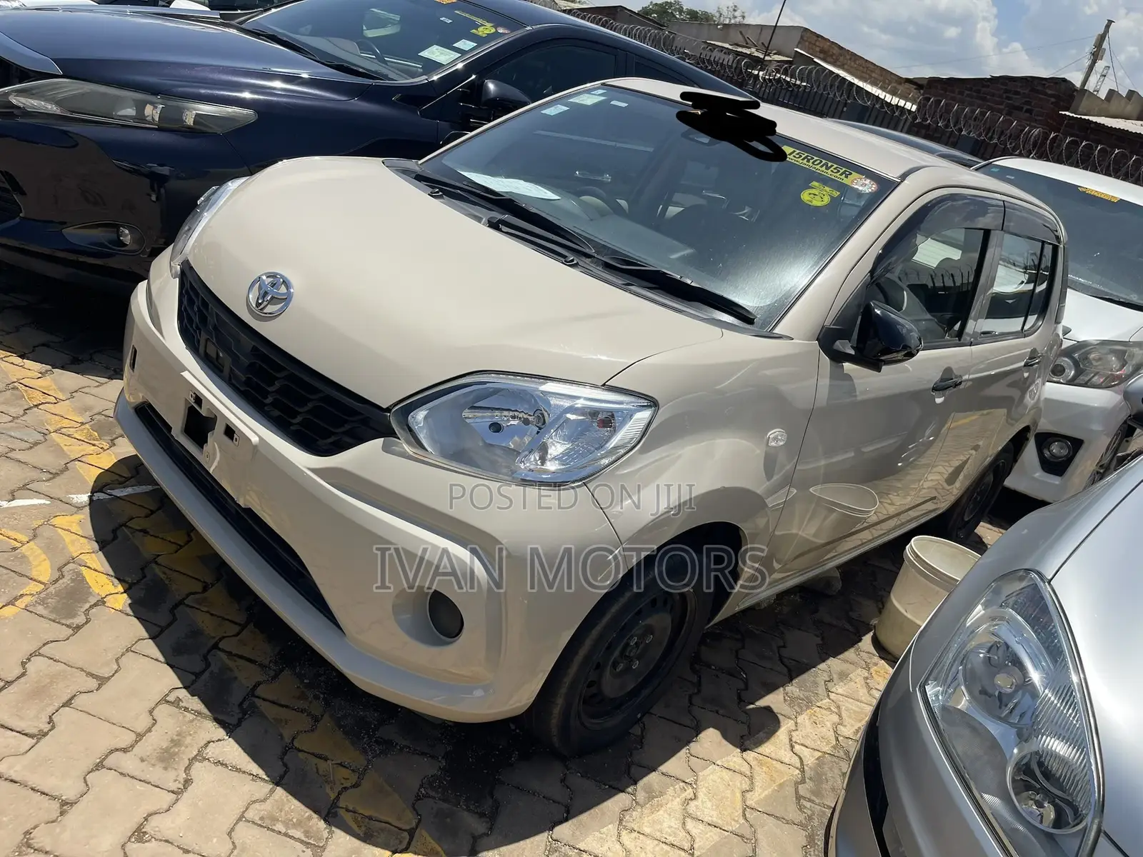 Toyota Passo 2017 Gold